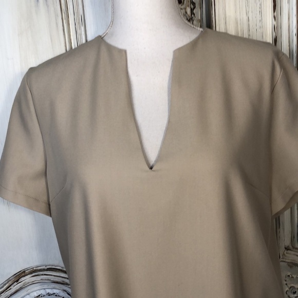 AEL Amy Enjoy Life Minimalist Short Sleeved Deep V Neck Full Cut Sheath Dress - Picture 4 of 13